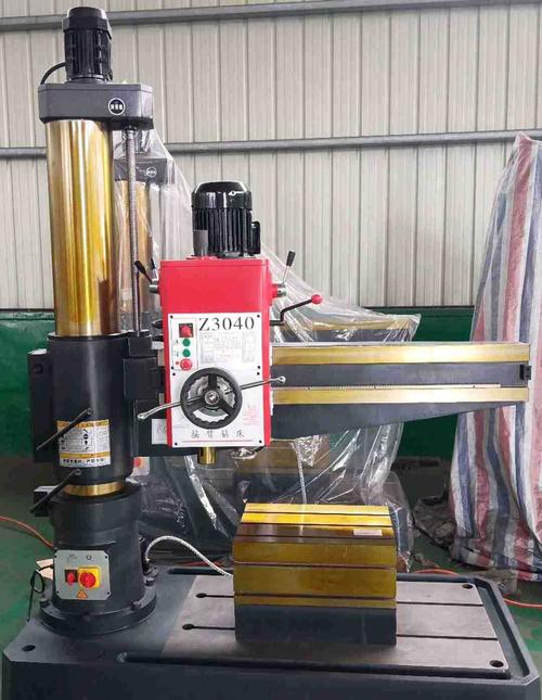 廠家銷售搖臂鉆床3050機(jī)械鎖緊自動升降齒輪變速搖臂導(dǎo)軌長度1600